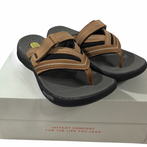 clarks women's wave coast flip flop